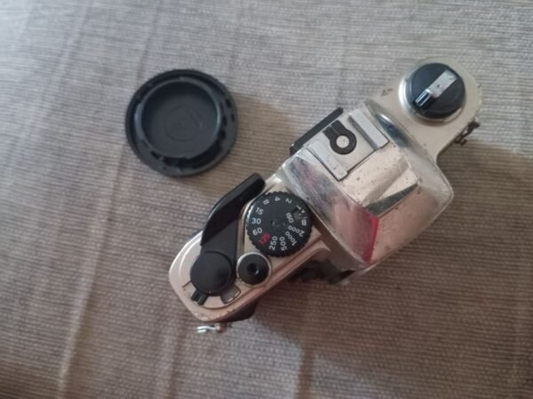Bodi Kamera Nikon FM 10 Gold Bekas. - Gambar 4