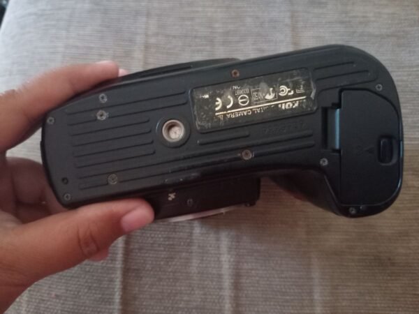 Bodi Kamera DSLR Nikon D70s Bekas - Gambar 5
