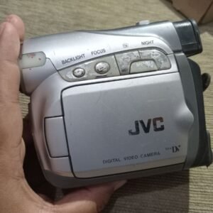 kamera video handycam Merk JVC tipe GR-D246E Bekas.