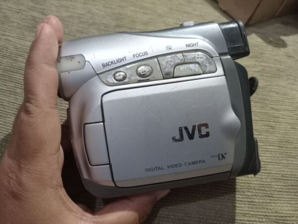 kamera video handycam Merk JVC tipe GR-D246E Bekas.