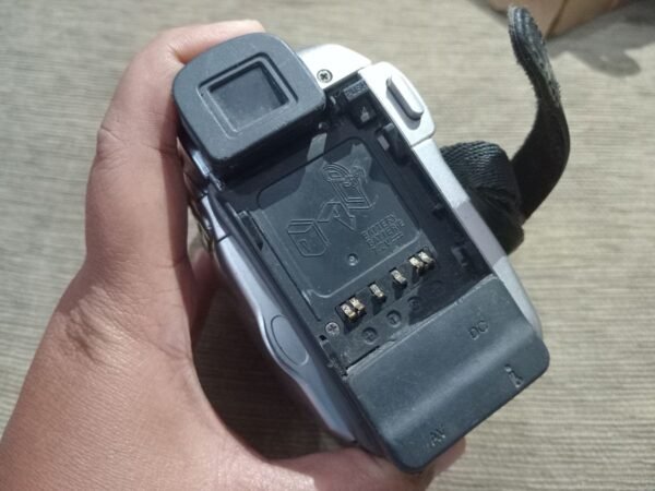 kamera video handycam Merk JVC tipe GR-D246E Bekas. - Gambar 4