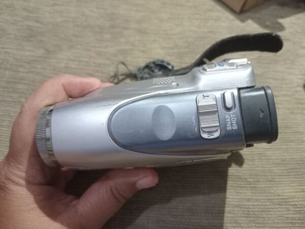 kamera video handycam Merk JVC tipe GR-D246E Bekas. - Gambar 5