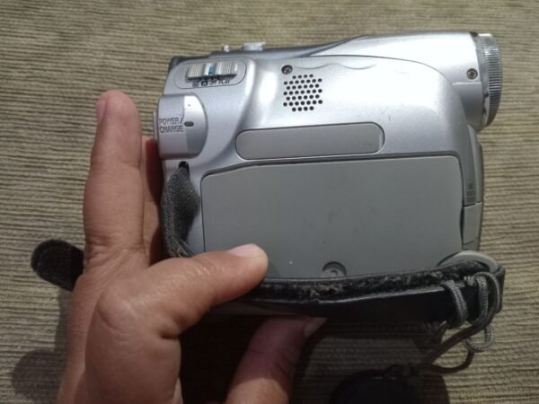 kamera video handycam Merk JVC tipe GR-D246E Bekas. - Gambar 7