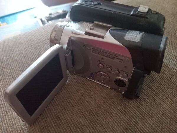 Kamera Video Handycam JVC tipe GR-Df570E Bekas. - Gambar 3