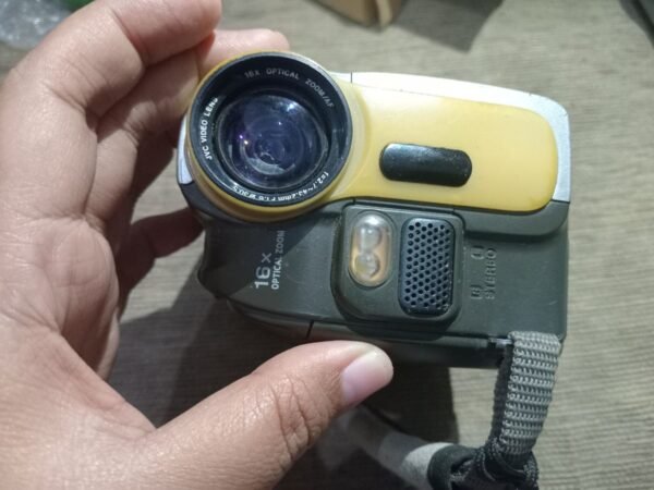Kamera Video Handycam Merk JVC Tipe GR-D33AG - Gambar 4