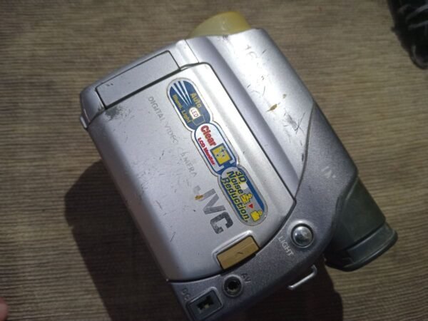Kamera Video Handycam Merk JVC Tipe GR-D33AG