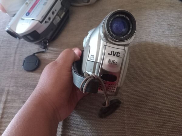 Kamera Video Handycam Merk JVC Tipe GR-D250AG Bekas. - Gambar 5
