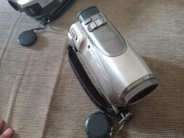 Kamera Video Handycam Merk JVC Tipe GR-D250AG Bekas. - Gambar 6