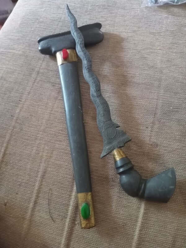 Keris Arjuna Berukuran 40 cm Peninggalan mbah kuno Antik Bekas. - Gambar 3