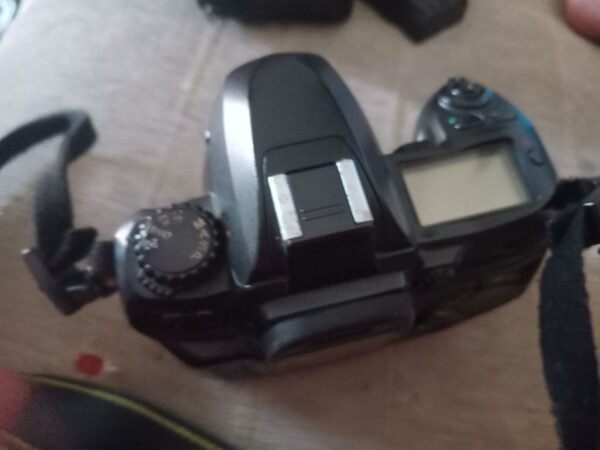Bodi Kamera DSLR Nikon D100 Bekas - Gambar 8
