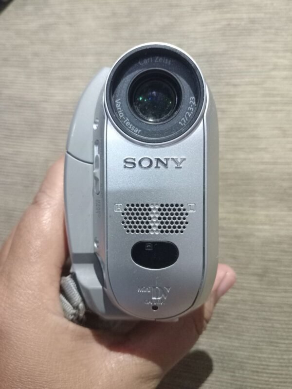 Kamera Video Handycam Merk Sony Tipe DCR-HC20E Bekas. - Gambar 5