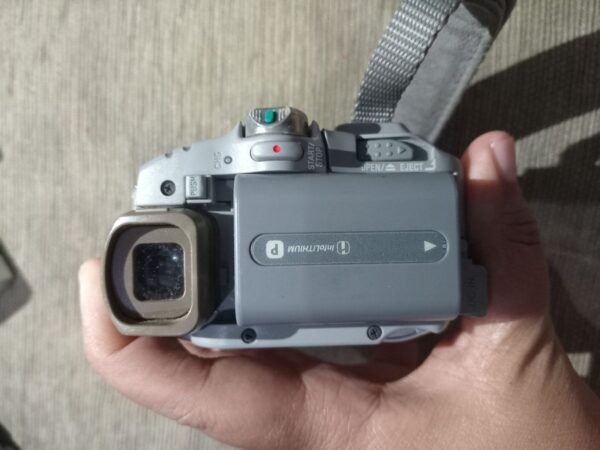 Kamera Video Handycam Merk Sony Tipe DCR-HC20E Bekas. - Gambar 7
