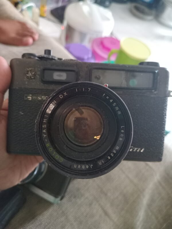 Kamera Analog Film Yashica Electro 35 GTN Hitam Bekas.