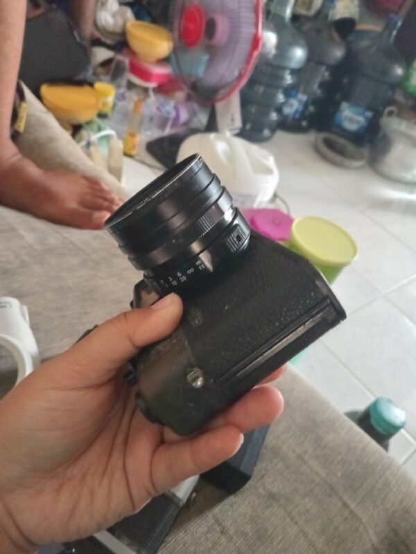 Kamera Analog Film Yashica Electro 35 GTN Hitam Bekas. - Gambar 4