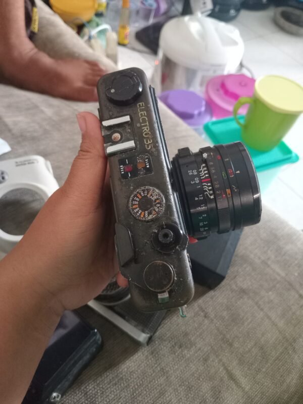 Kamera Analog Film Yashica Electro 35 GTN Hitam Bekas. - Gambar 6
