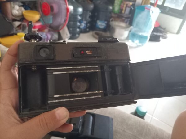 Kamera Analog Film Yashica Electro 35 GTN Hitam Bekas. - Gambar 8