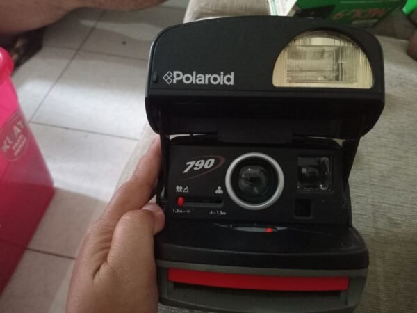 Kamera Polaroid 790 Bekas.