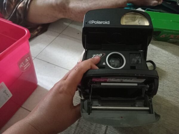 Kamera Polaroid 790 Bekas. - Gambar 4