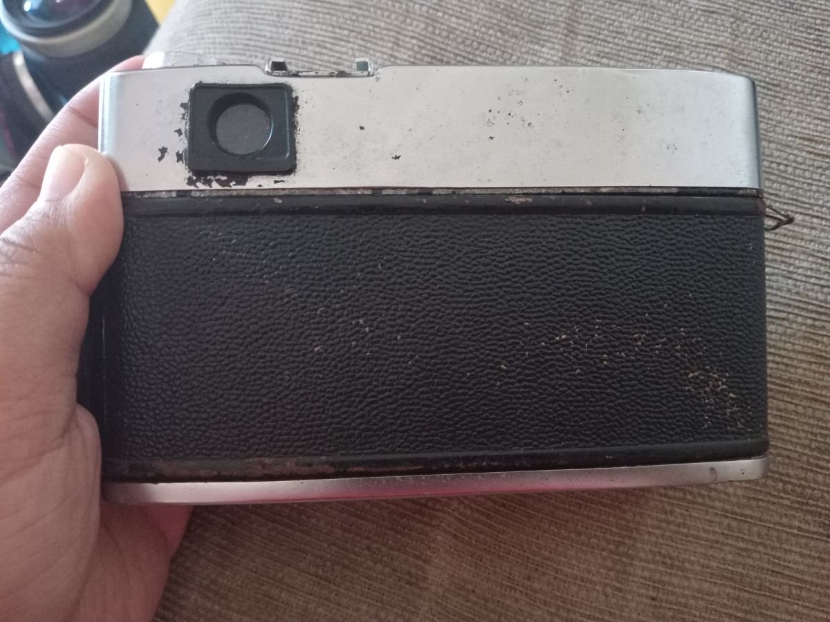 Kamera Analog Film Yashica Junior Bekas. - Gambar 2