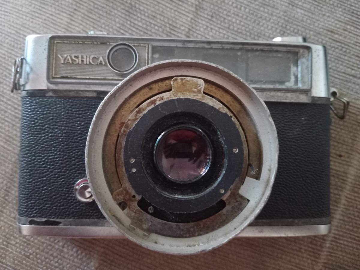 Kamera Analog Film Yashica Junior Bekas.