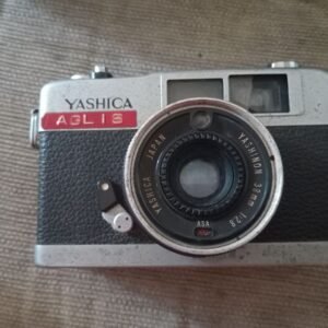 Kamera Analog Film Yashica Aglis 35 ME Bekas.
